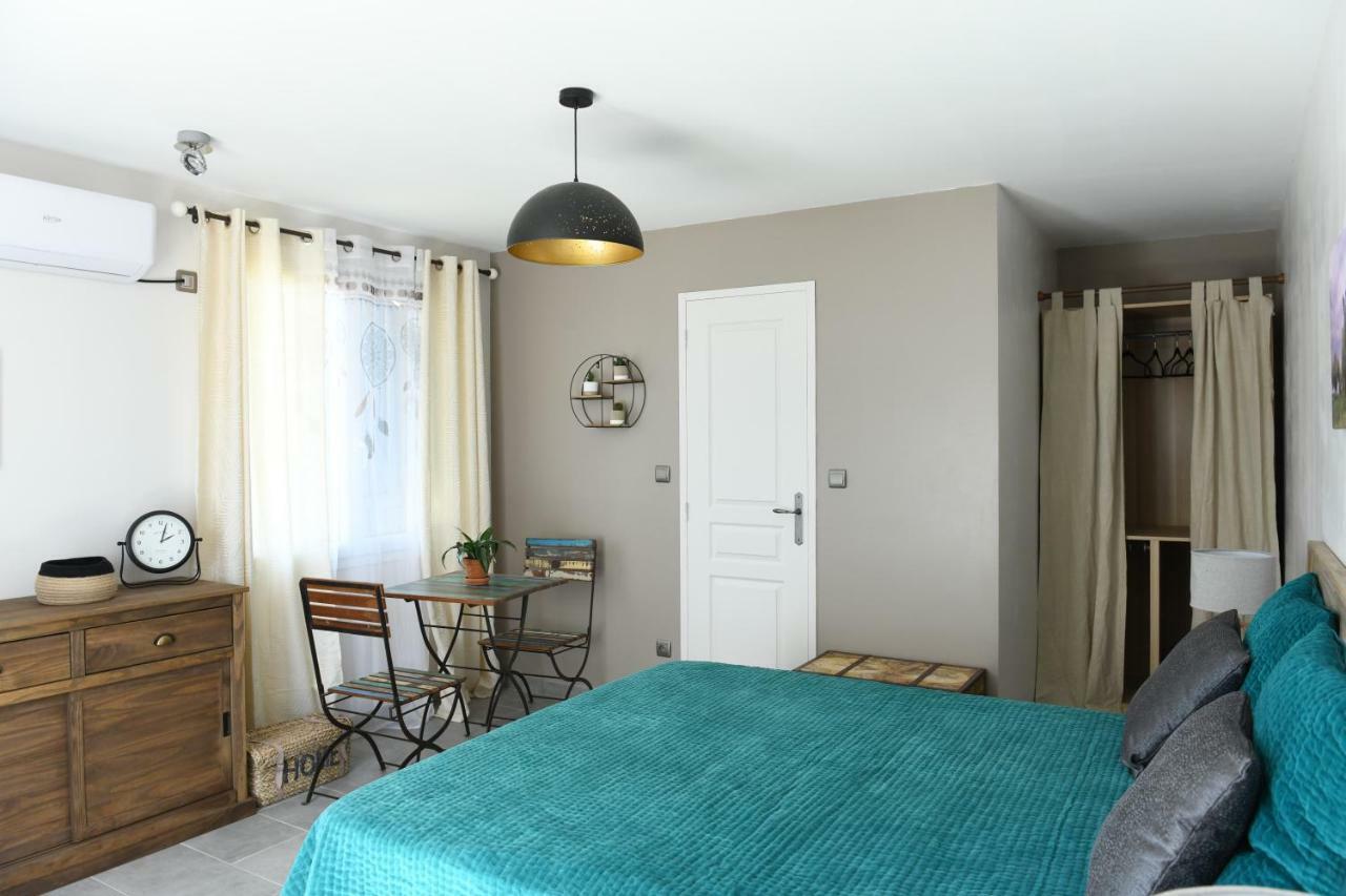 Chambre D'Hotes Du Charme Provencal Sénas Buitenkant foto